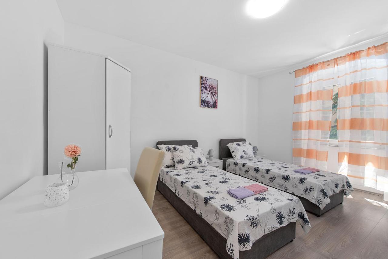 Pomerio Apartments Риека Экстерьер фото
